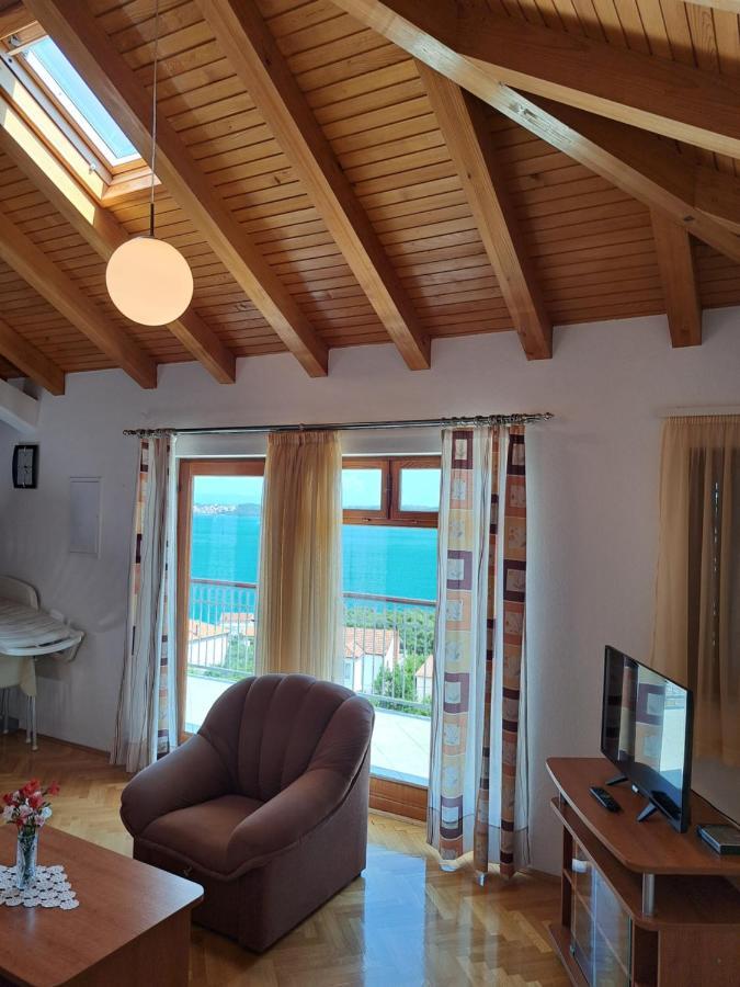 Apartment With Splendid Sea View Trogir Exterior foto