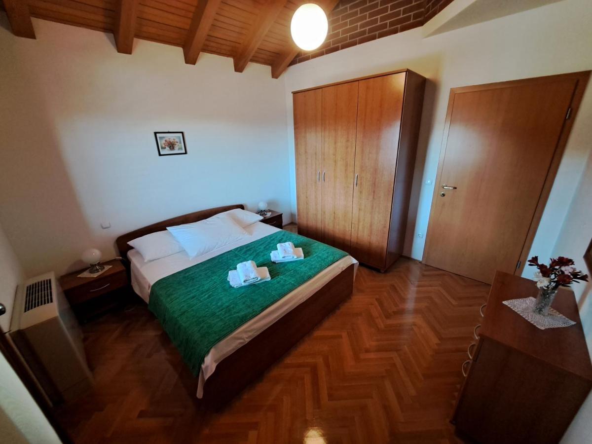 Apartment With Splendid Sea View Trogir Exterior foto