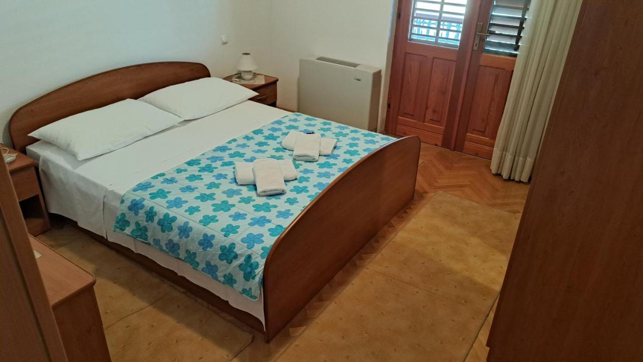 Apartment With Splendid Sea View Trogir Exterior foto