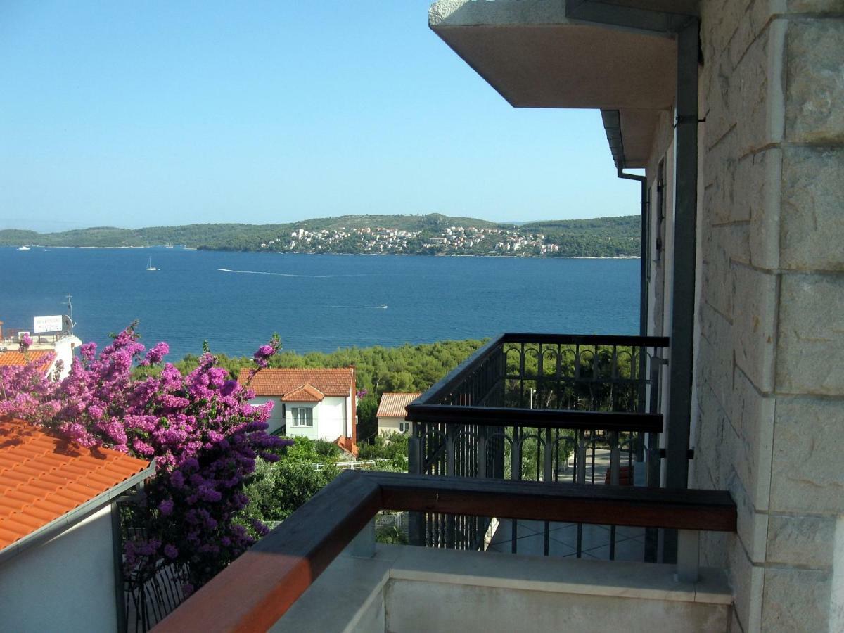 Apartment With Splendid Sea View Trogir Exterior foto