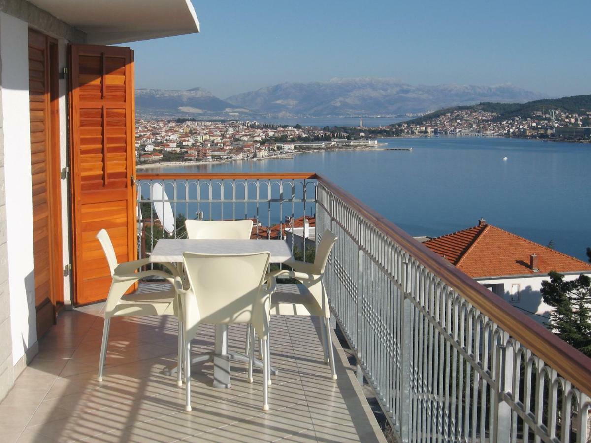 Apartment With Splendid Sea View Trogir Exterior foto