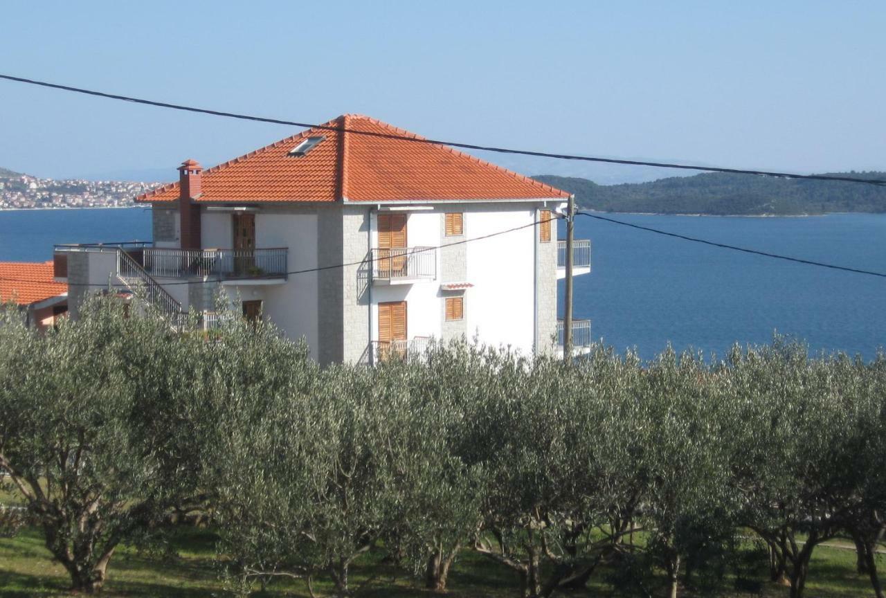 Apartment With Splendid Sea View Trogir Exterior foto